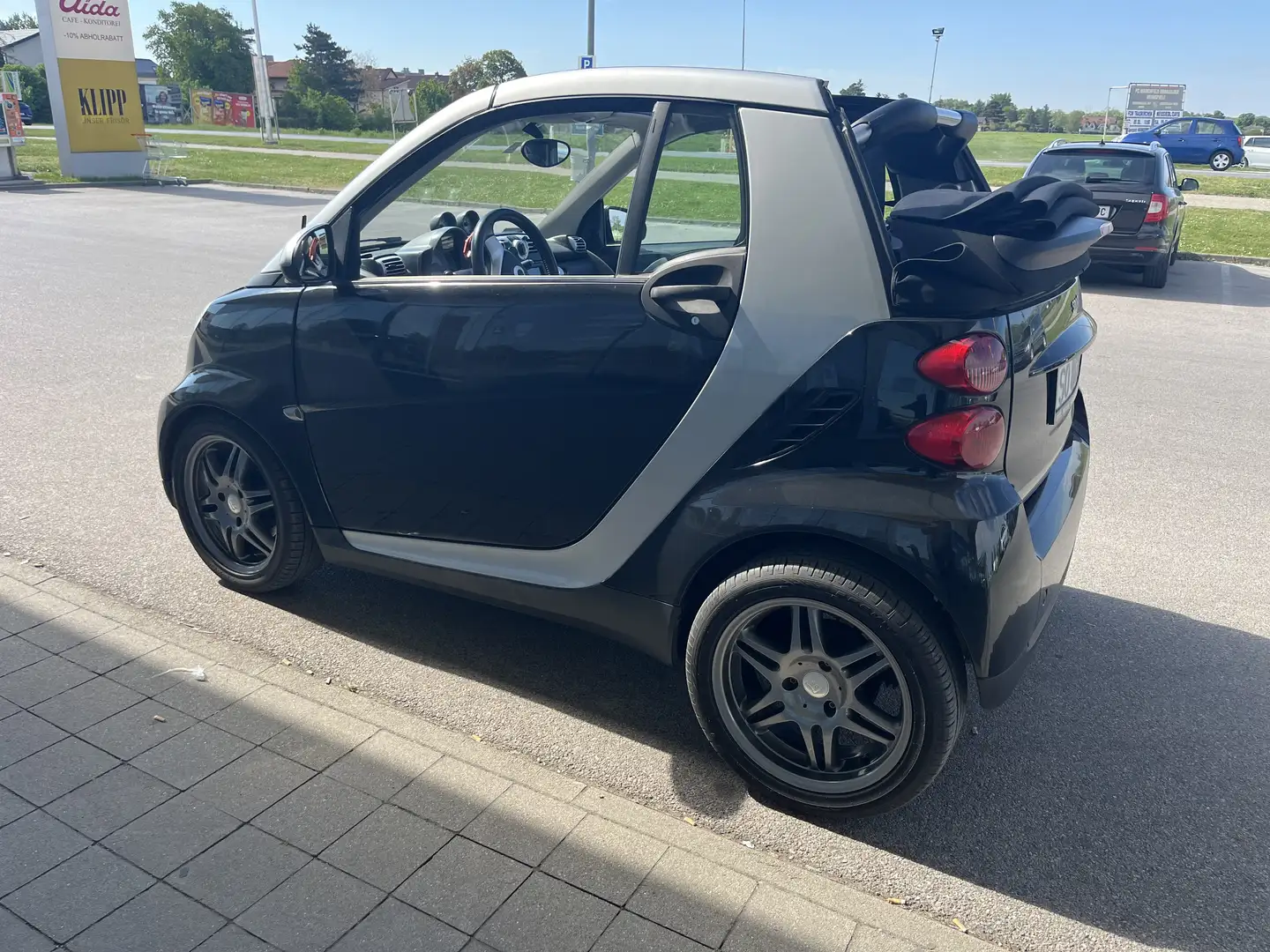 smart city-coupé/city-cabrio Roller Schwarz - 1