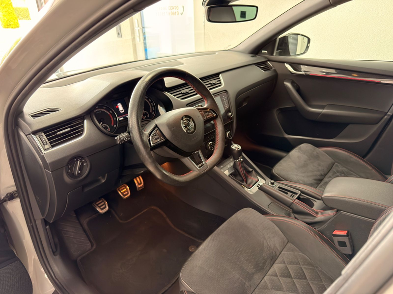 Skoda Octavia Combi RS 2.0TSI 230PS/AHK/Canton — photo 13