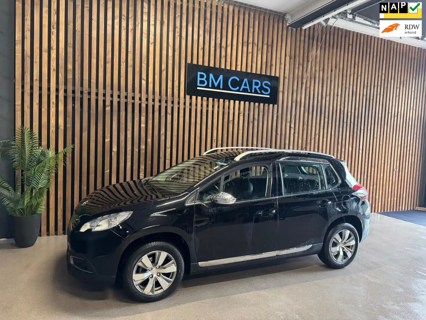 Peugeot 2008 1.2 VTi Allure Airco, Half leer, Navigatie Schwarz - 1