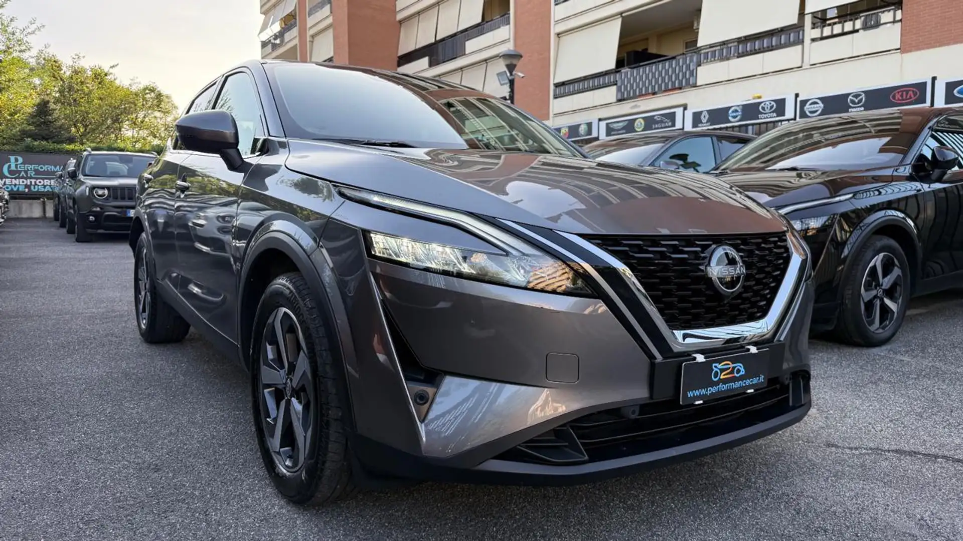 Nissan Qashqai 1.3MHEV 158CV X-TRONIC N-CONNECTA*24M.G.*CAM.360* Gris - 2