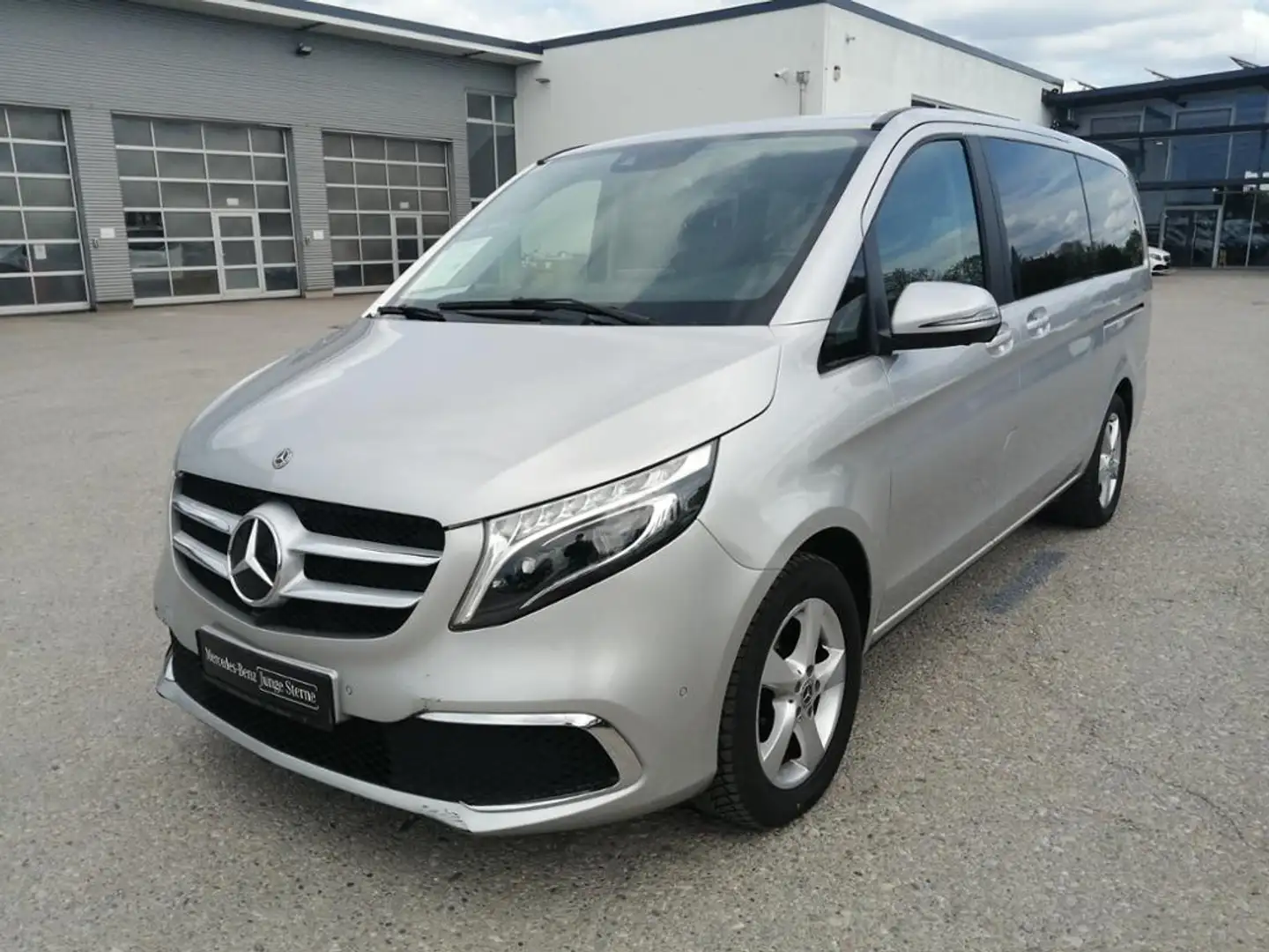 Mercedes-Benz V 300 d Avantgarde Edition L  360°*Distronic*Nav Silber - 2
