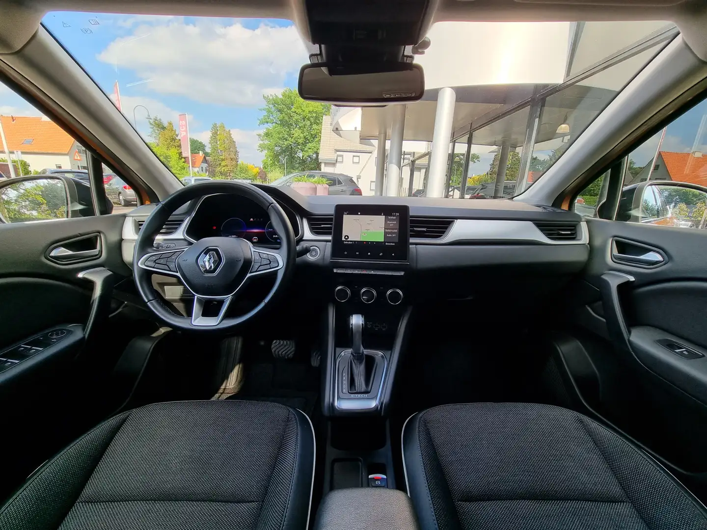 Renault Captur 1.6 E-Tech Plug-in Hybrid 160pk Intens | Leder | P Oranje - 2