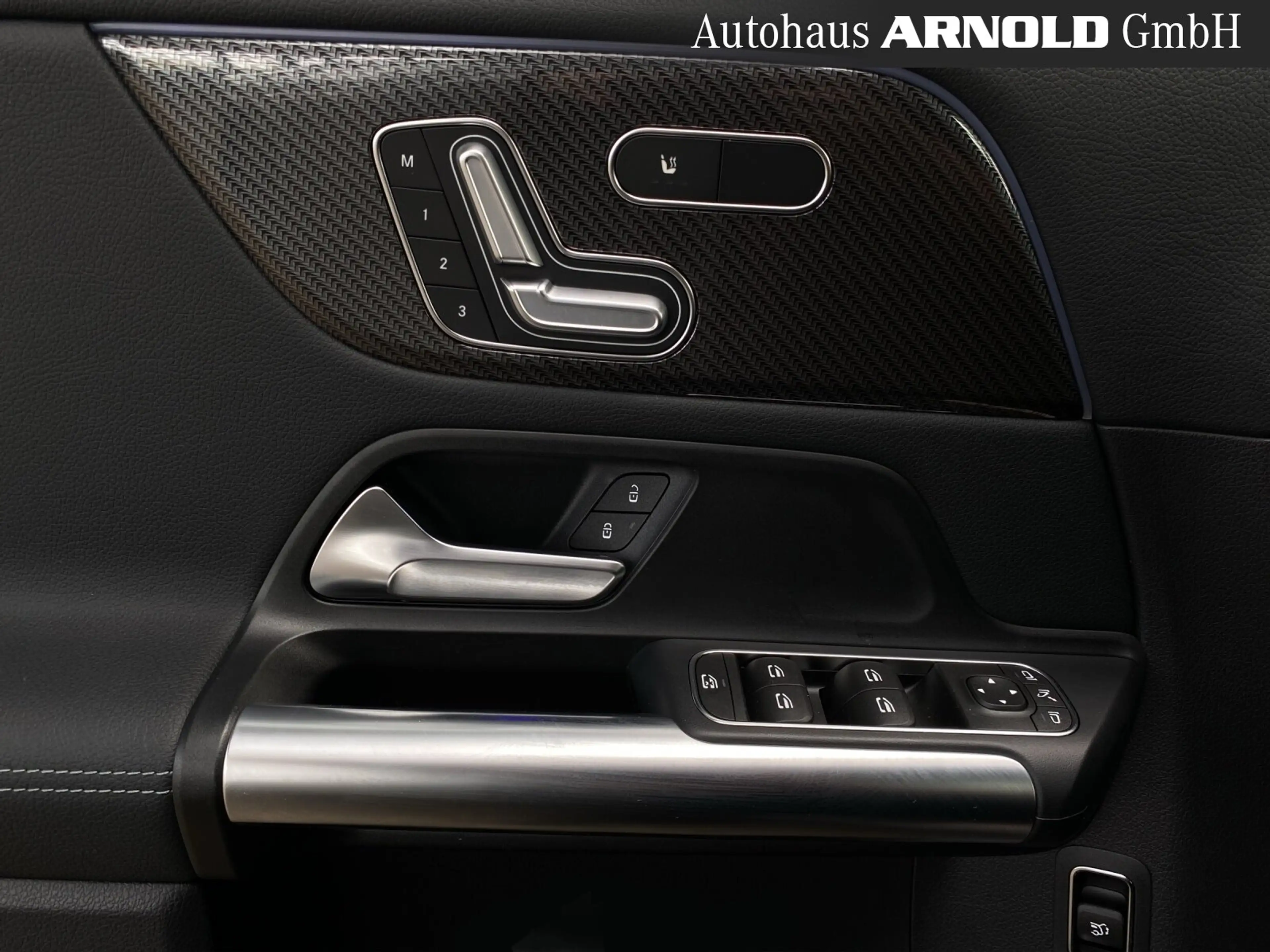 Mercedes-Benz GLA 45 AMG Mercedes-AMG GLA 45 S 4M+ Pano HUD 360 Perf-Sitz — photo 15