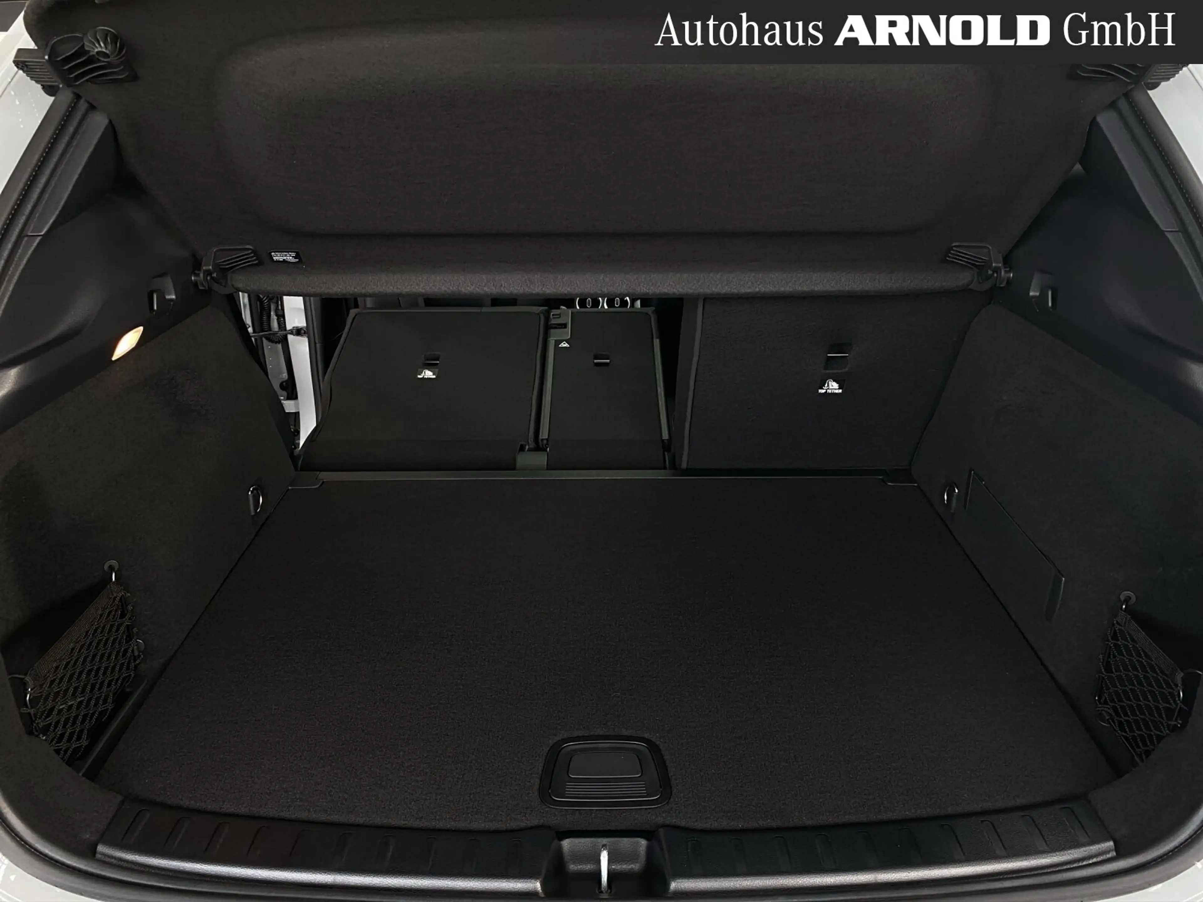 Mercedes-Benz GLA 45 AMG Mercedes-AMG GLA 45 S 4M+ Pano HUD 360 Perf-Sitz — photo 11