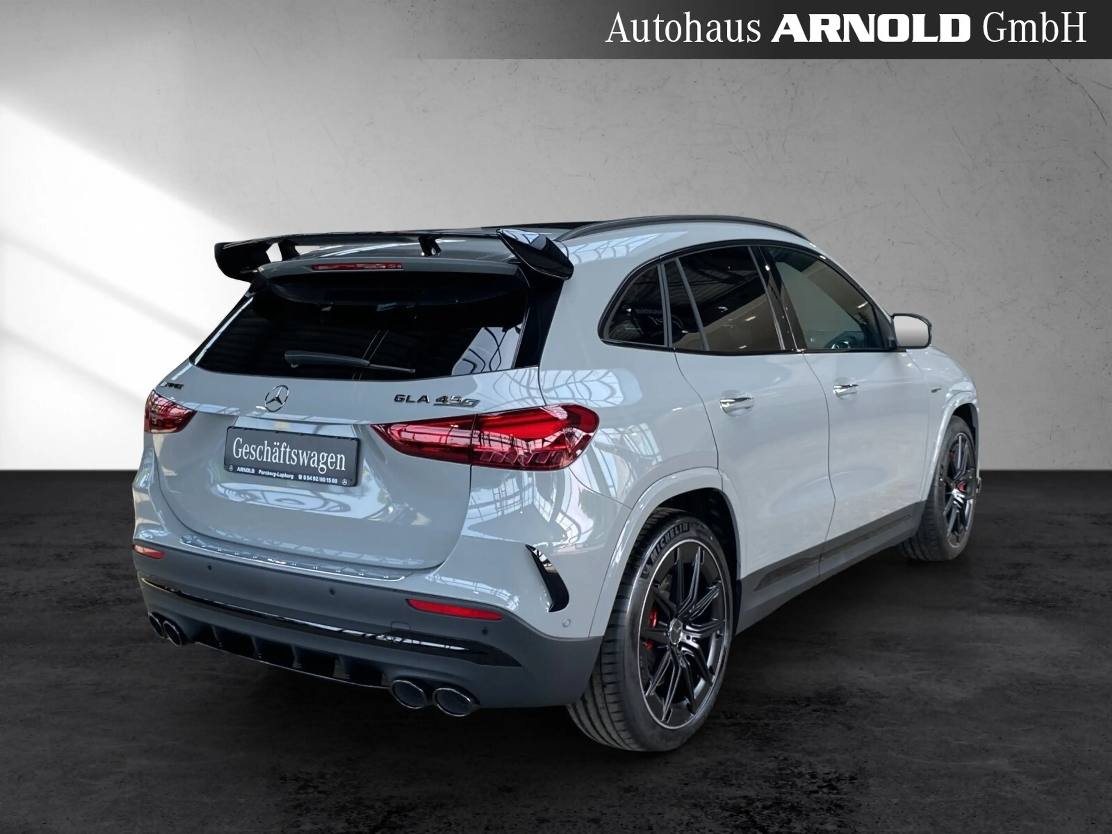 Mercedes-Benz GLA 45 AMG Mercedes-AMG GLA 45 S 4M+ Pano HUD 360 Perf-Sitz — photo 5