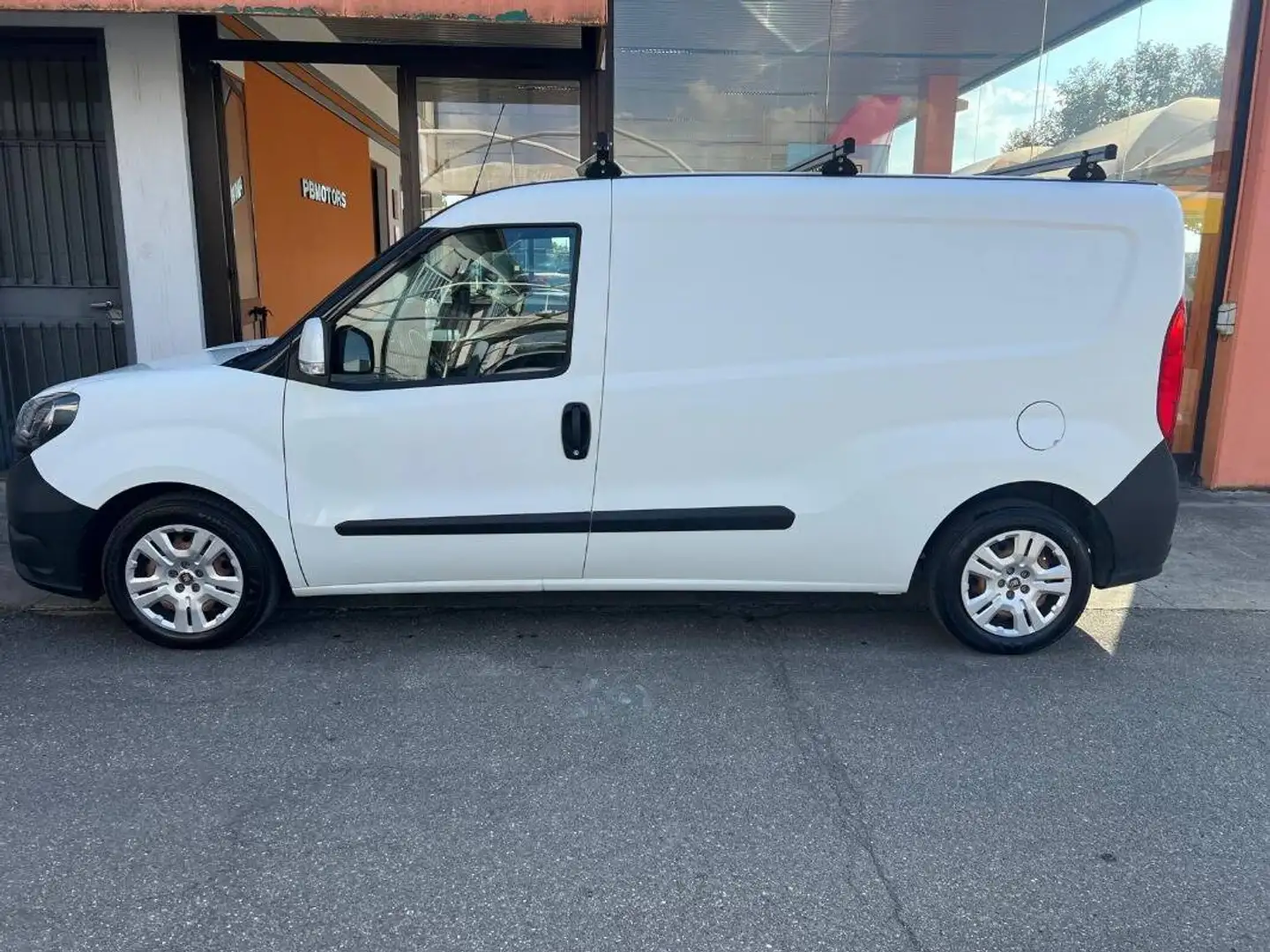 Fiat Doblo Cargo maxi 1.6 mjt 16v 105cv SX portata7.5 E6 Wit - 2