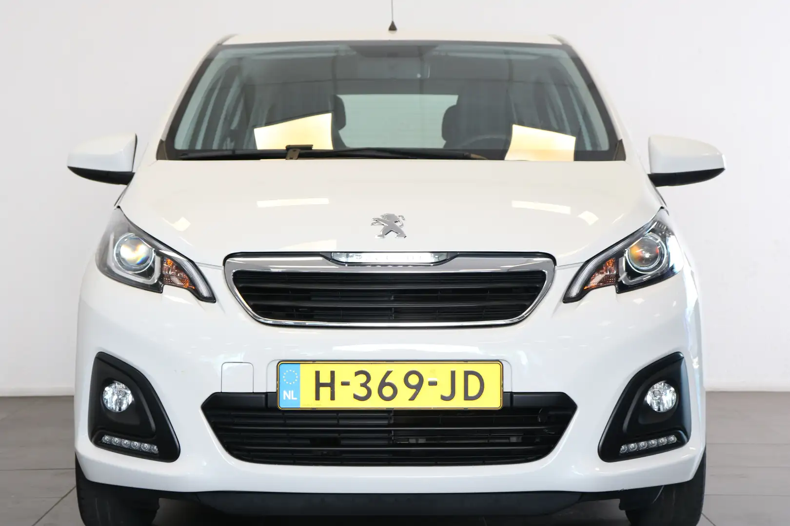 Peugeot 108 1.0 e-VTi Active 72 | Airco | LED dagrijverlichtin Wit - 2