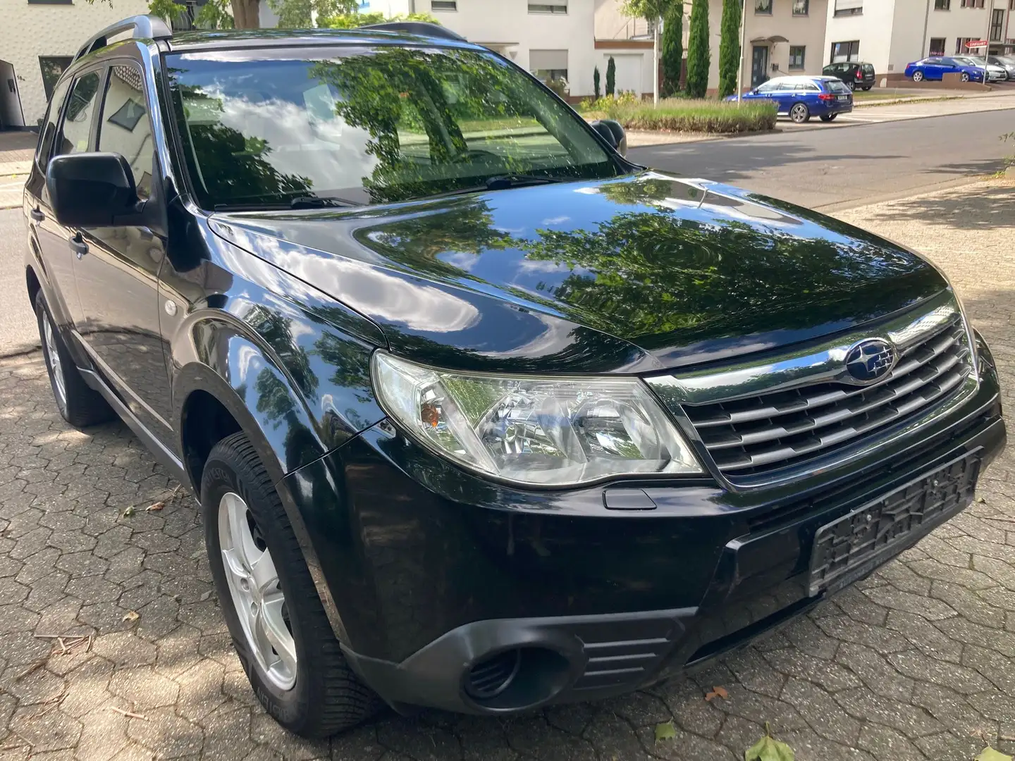 Subaru Forester Active, LPG, AHK, viele Rechnungen Negro - 2