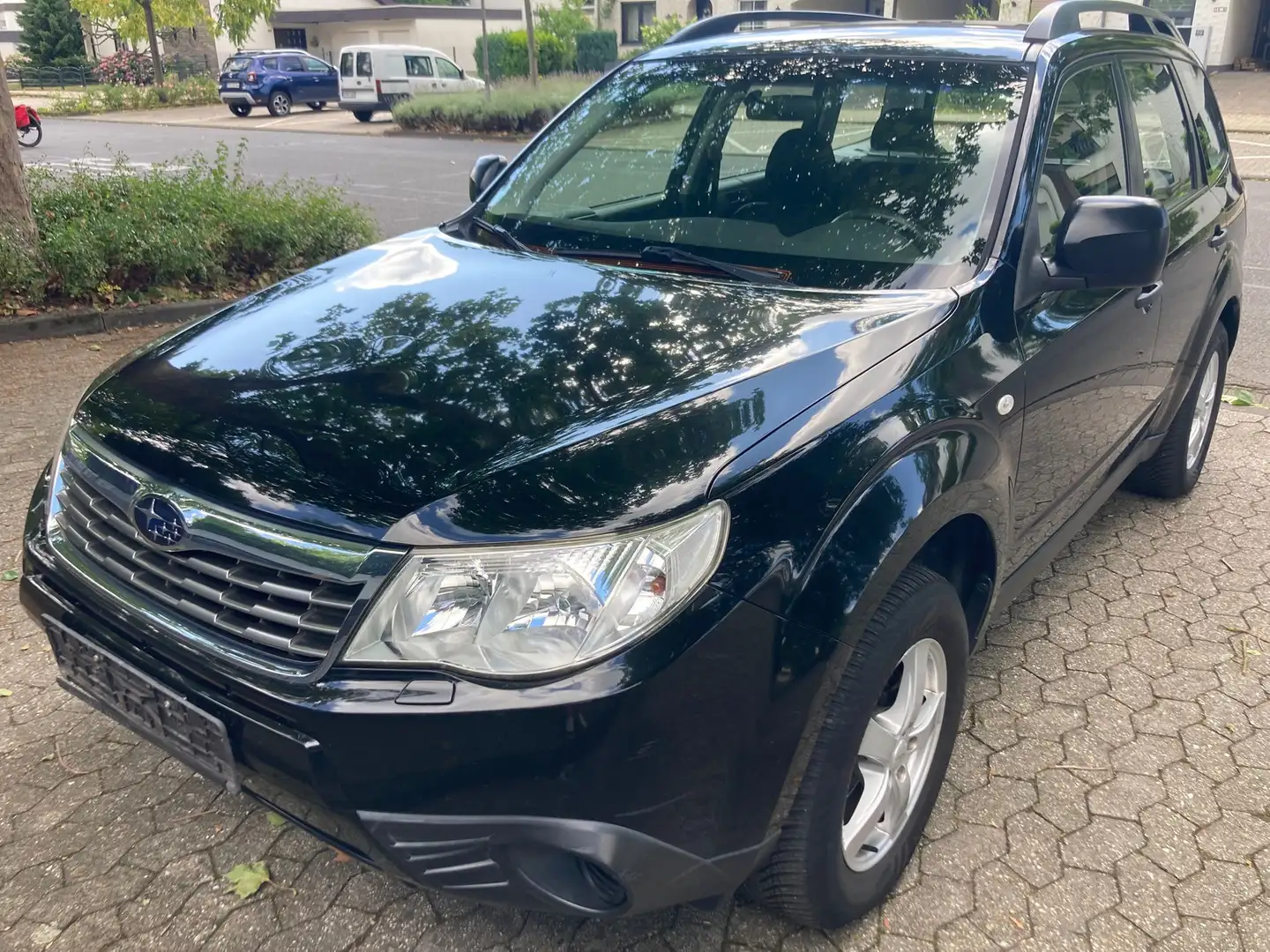 Subaru Forester Active, LPG, AHK, viele Rechnungen Negro - 1