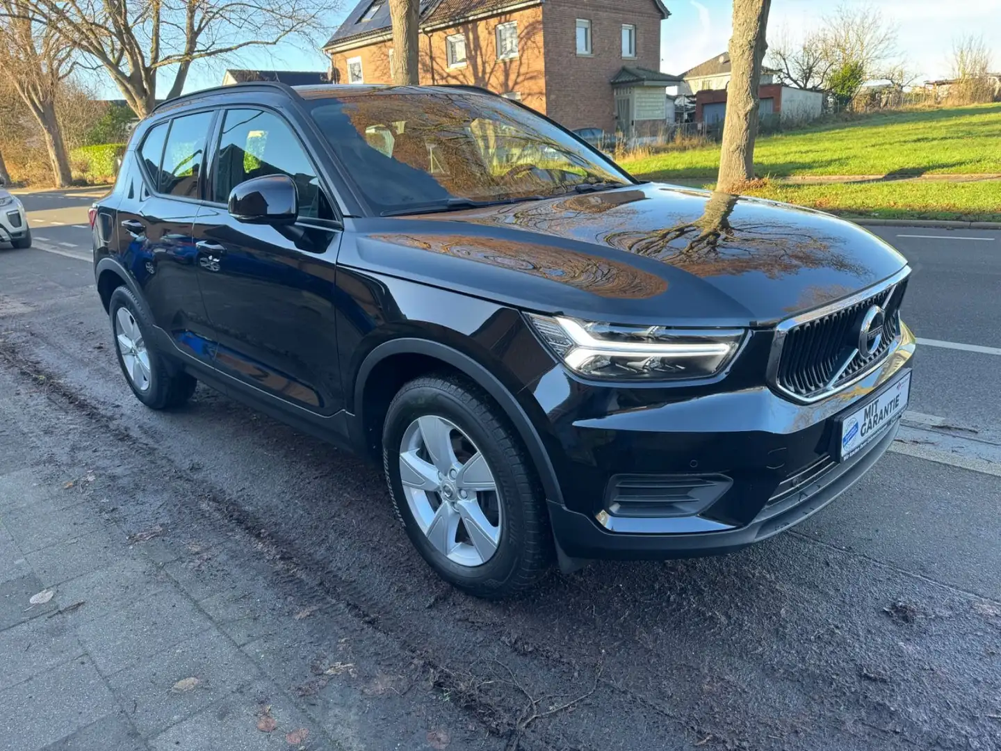 Volvo XC40 Basis D3 1HD/KAMERA/PDC/NAVI/TÜV/AHK Noir - 1