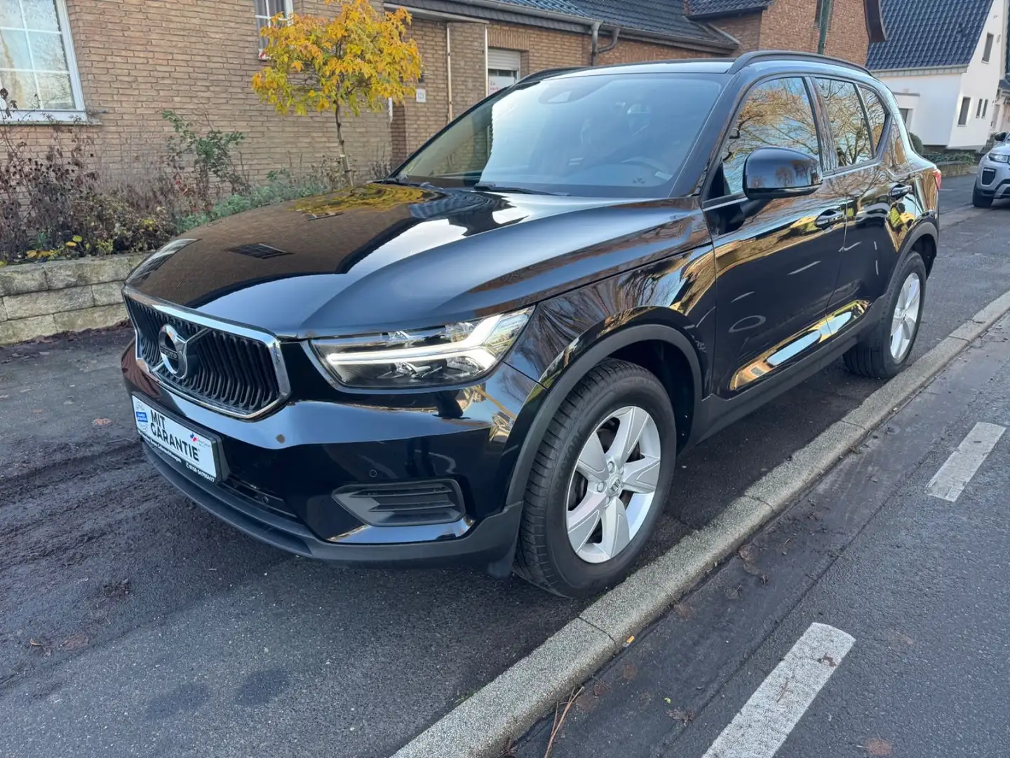 Volvo XC40 Basis D3 1HD/KAMERA/PDC/NAVI/TÜV/AHK Noir - 2