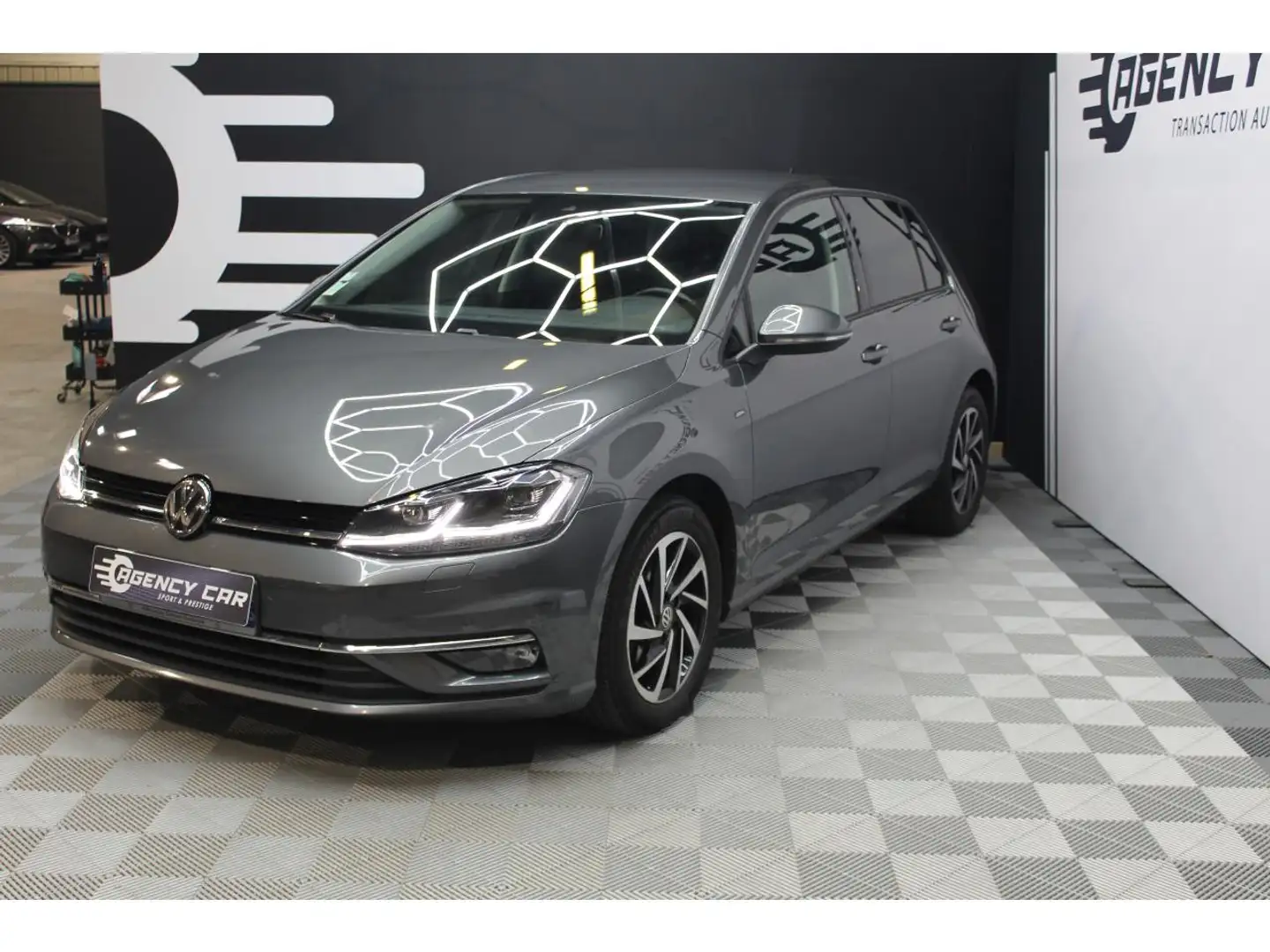 Volkswagen Golf 1.0 TSI - 115 DSG 7  Confortline Grijs - 2
