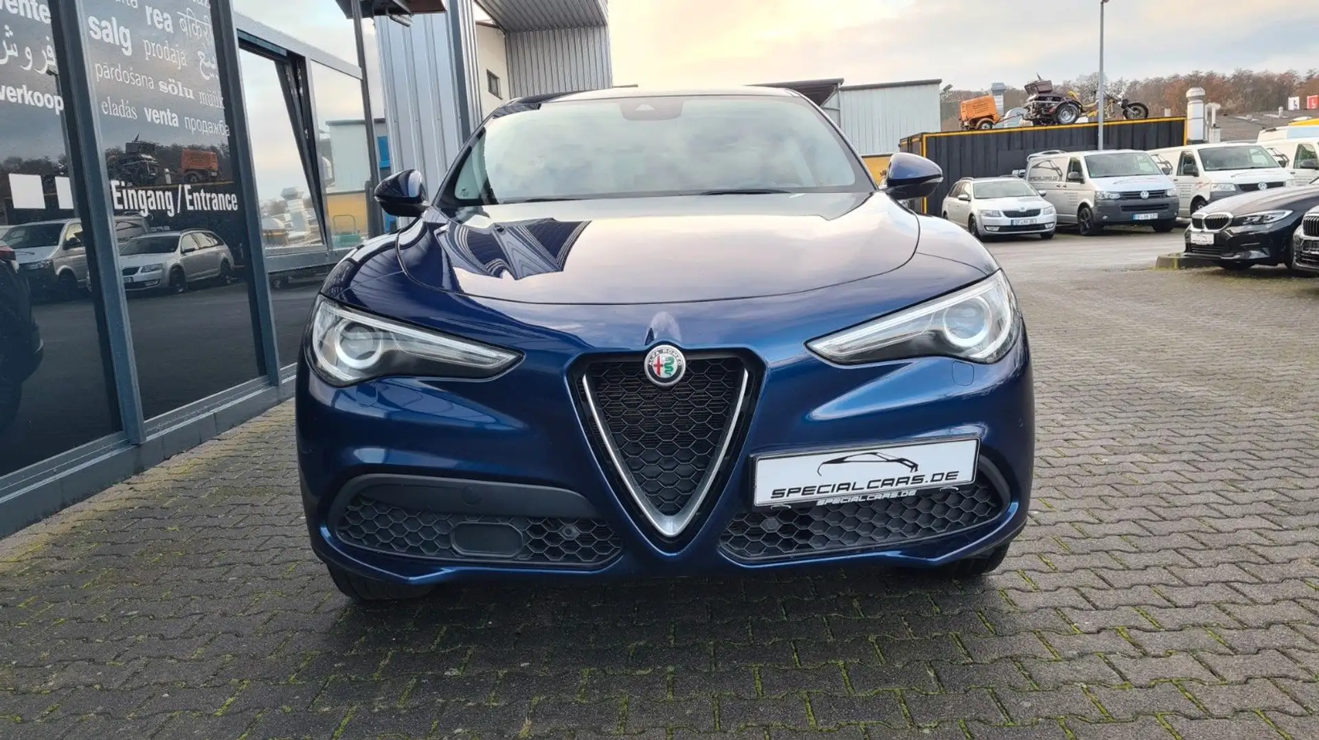 Alfa Romeo Stelvio Super Q4 - ASSISTS - AHK - Blau - 2