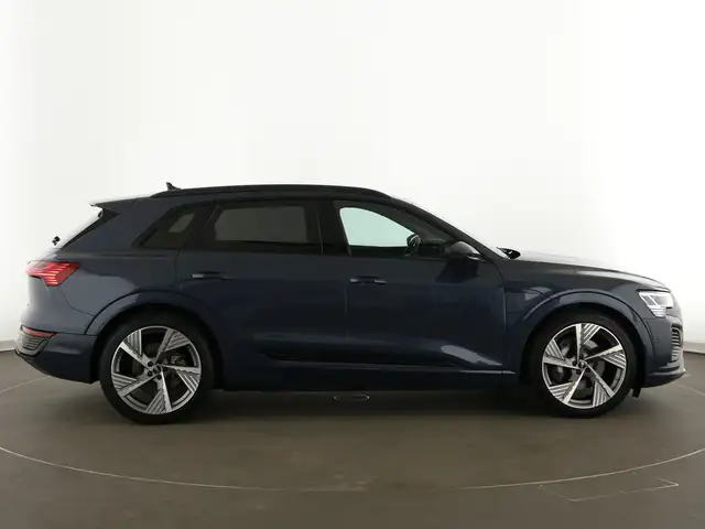 Audi Q8 E-Tron view 9