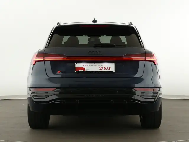 Audi Q8 E-Tron view 7