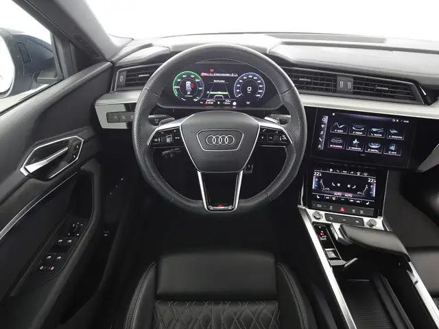 Audi Q8 E-Tron view 11