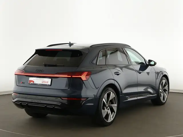 Audi Q8 E-Tron view 8