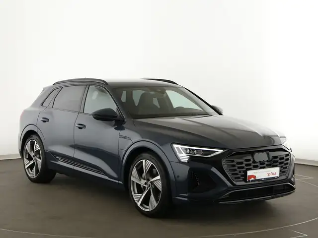 Audi Q8 E-Tron view 10