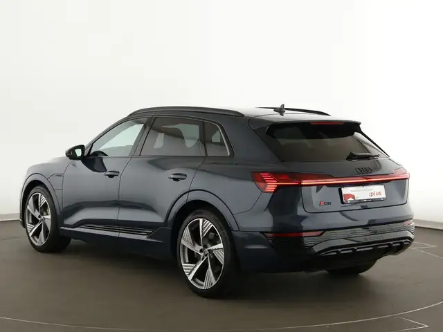 Audi Q8 E-Tron view 6