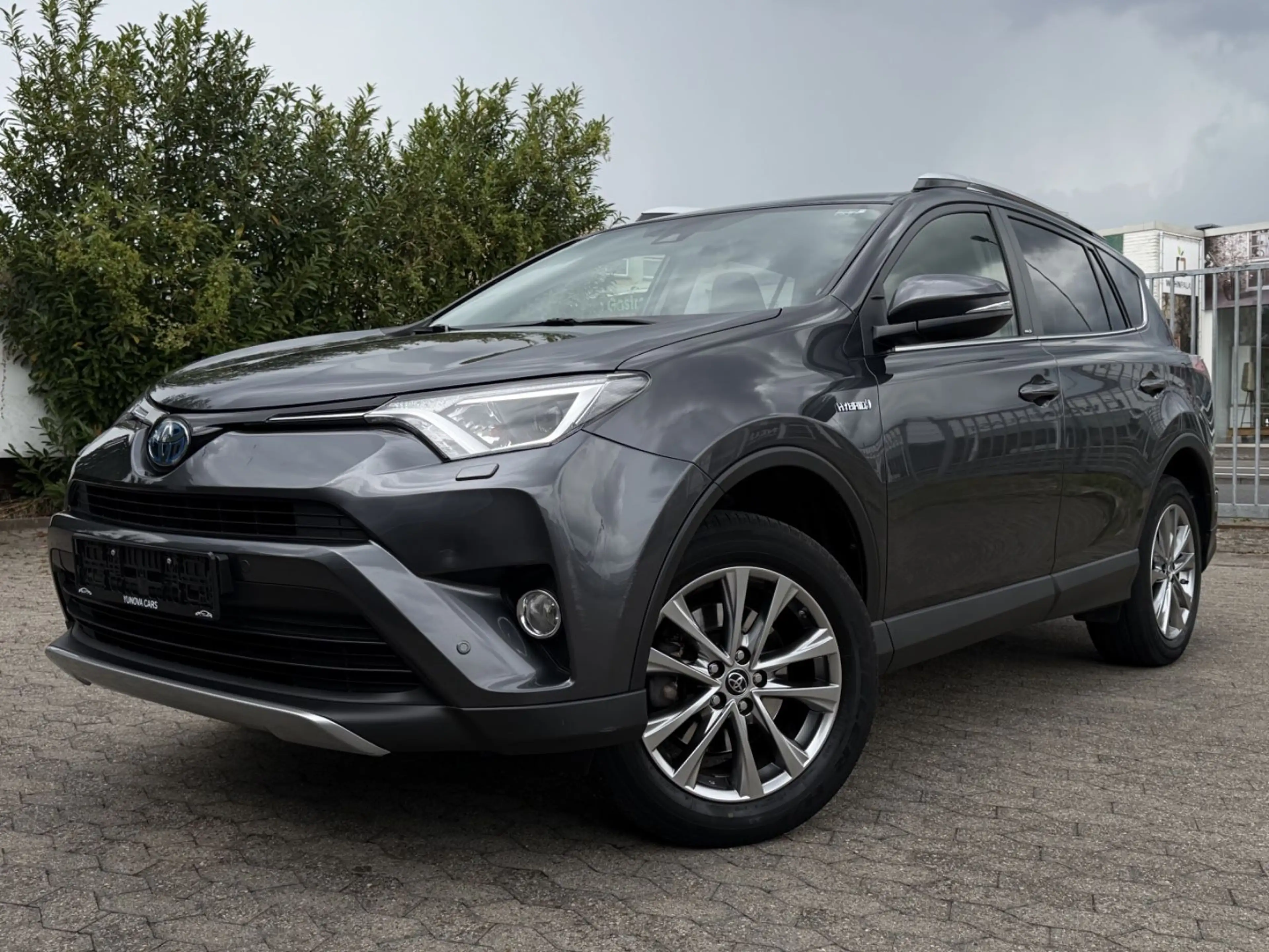 Toyota RAV 4 4 Hybrid 4x4 EditionS+ AHK LED CAM Erstbesitz