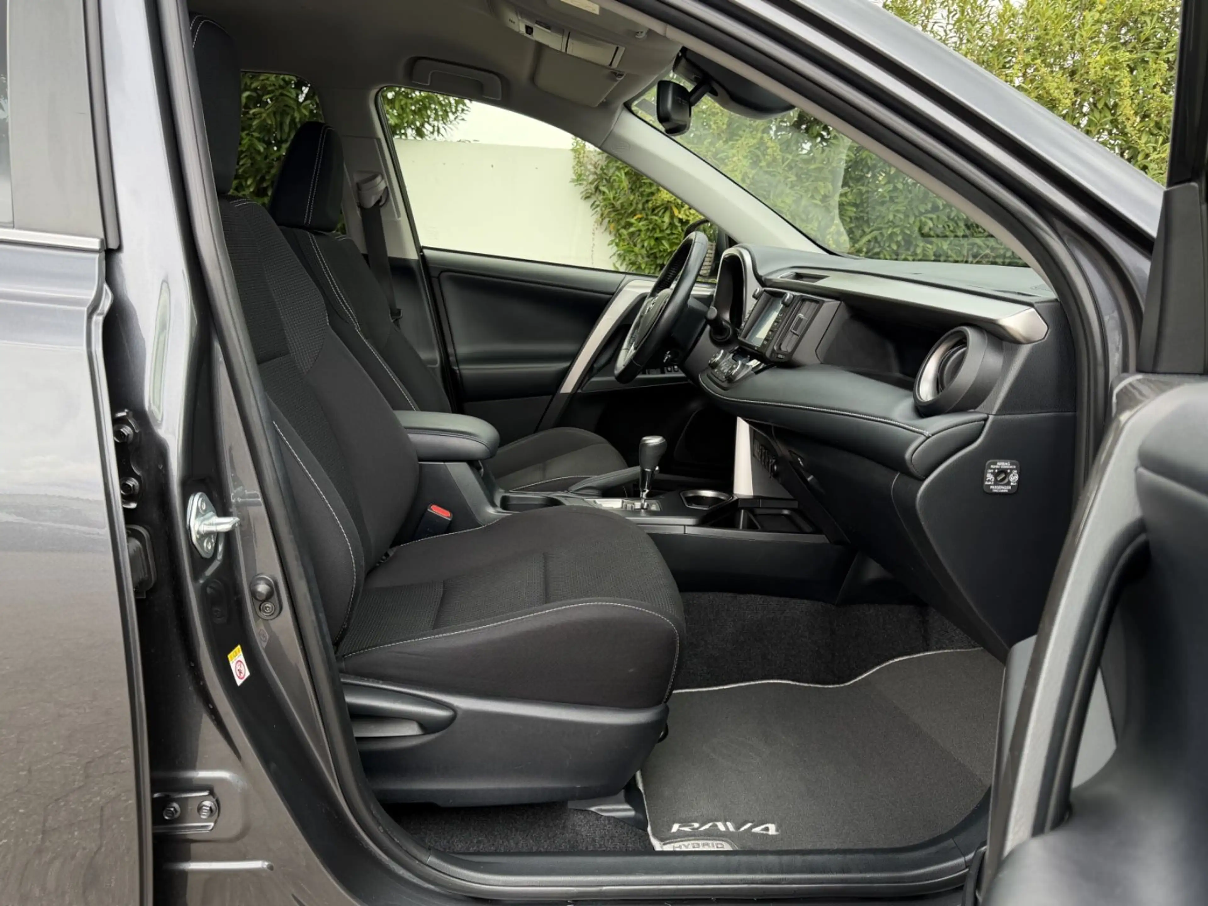 Toyota RAV 4 4 Hybrid 4x4 EditionS+ AHK LED CAM Erstbesitz — photo 11