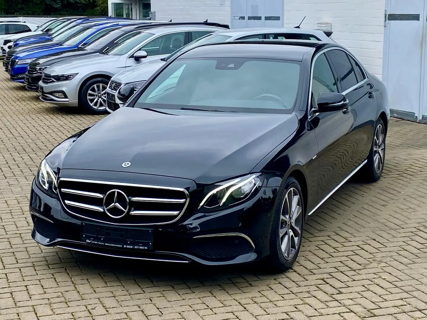 Mercedes-Benz E 220 AVANTGARDE *LEDER*WIDESCREEN*KAMERA* Noir - 2