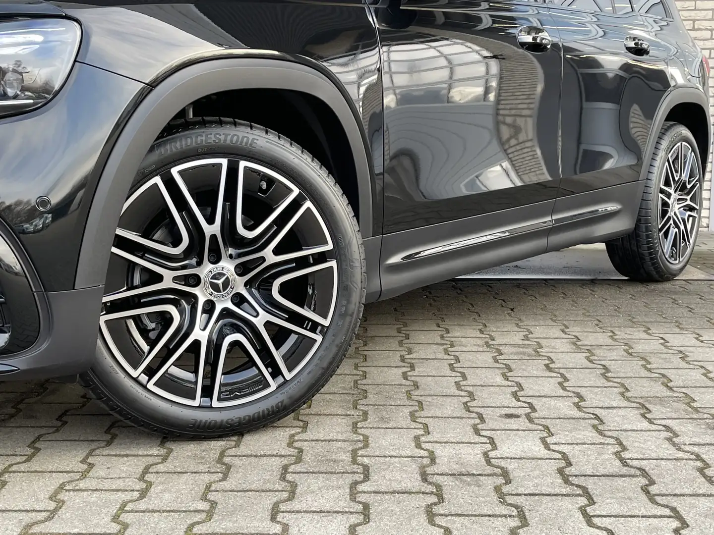 Mercedes-Benz GLB 200 Business Solution AMG l Head-up Display l Memory S Schwarz - 2