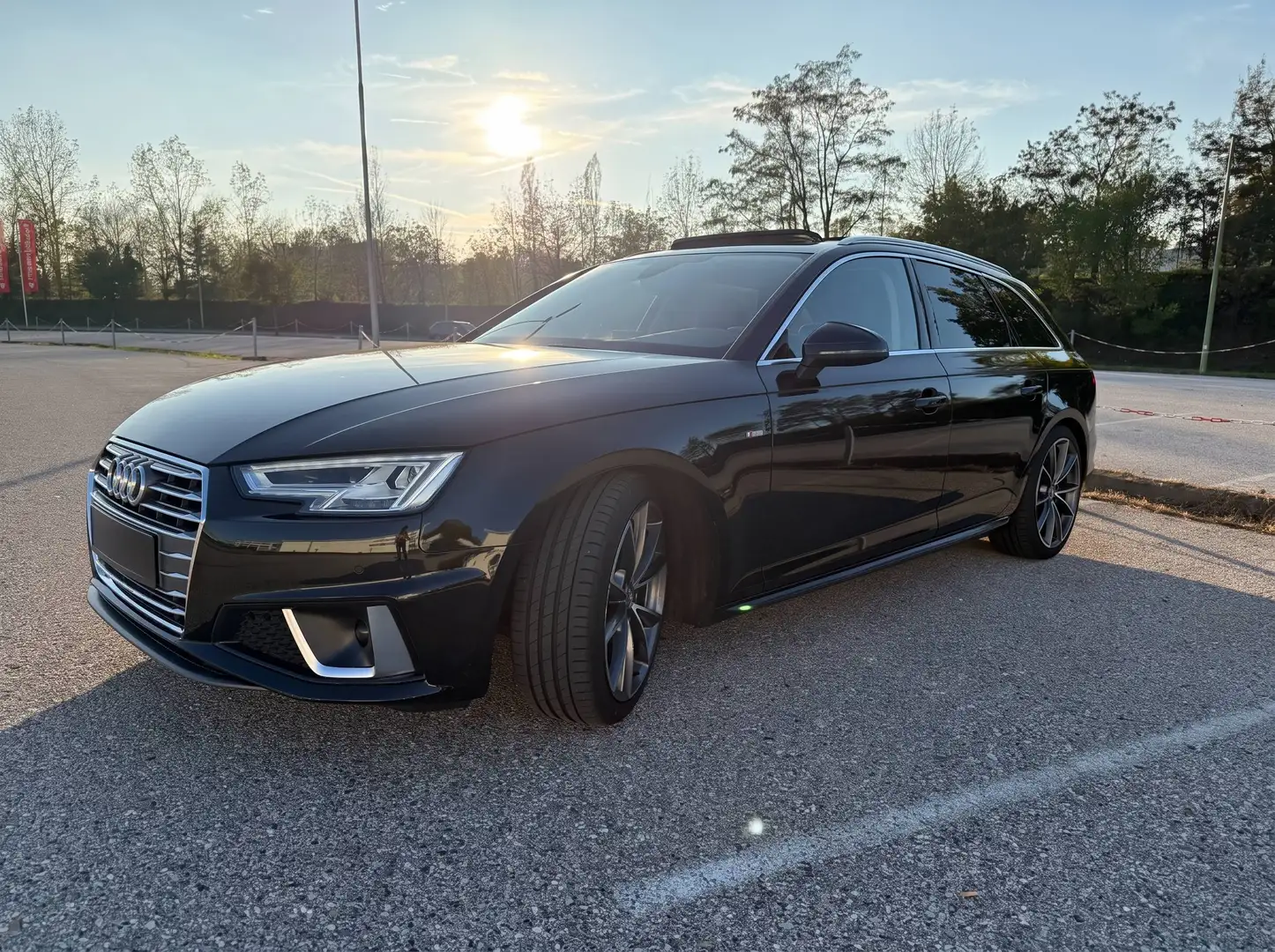 Audi A4 A4 Avant 2.0 TDI S-tronic *S-LINE*PANORAMA*LED* Schwarz - 2