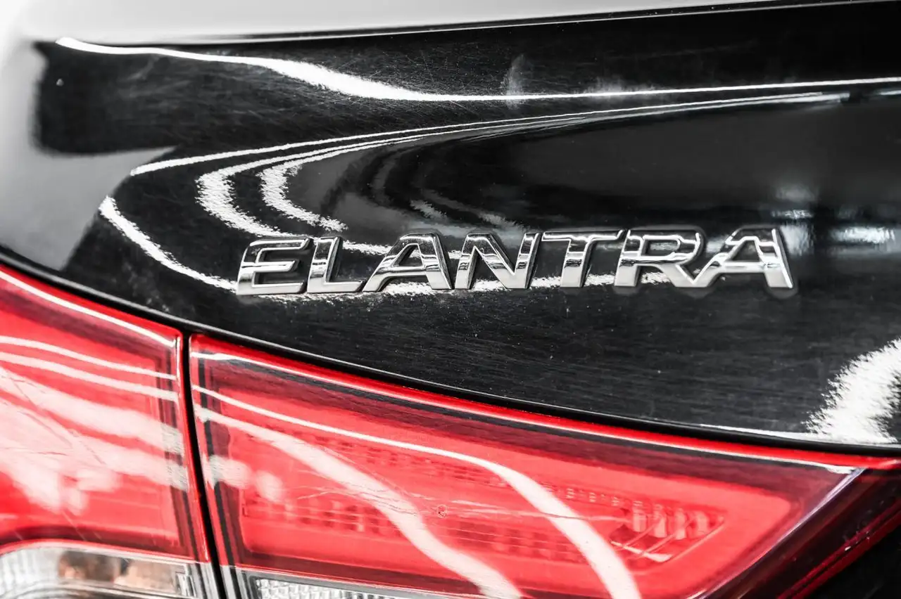 Hyundai ELANTRA снимка Hyundai ELANTRA