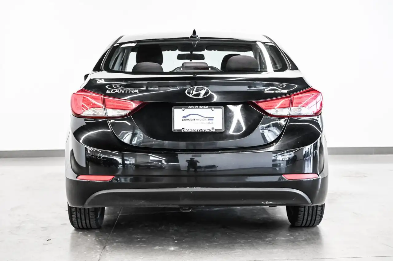 Hyundai ELANTRA снимка Hyundai ELANTRA