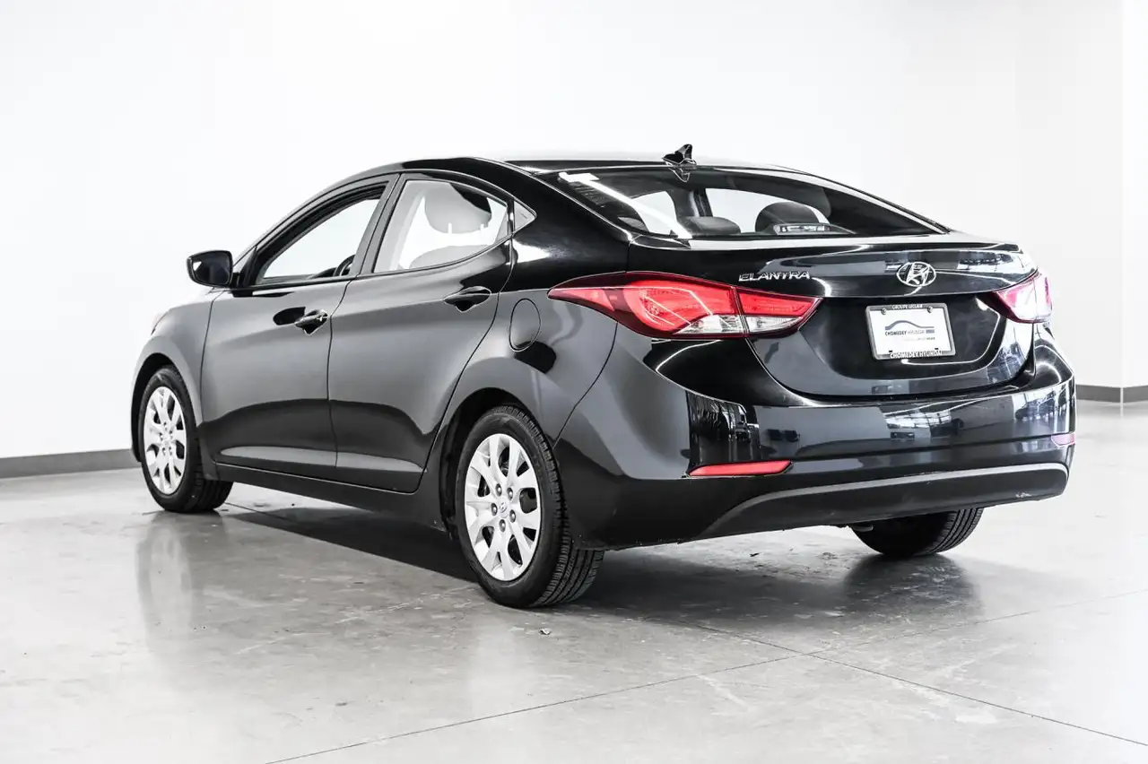 Hyundai ELANTRA снимка Hyundai ELANTRA