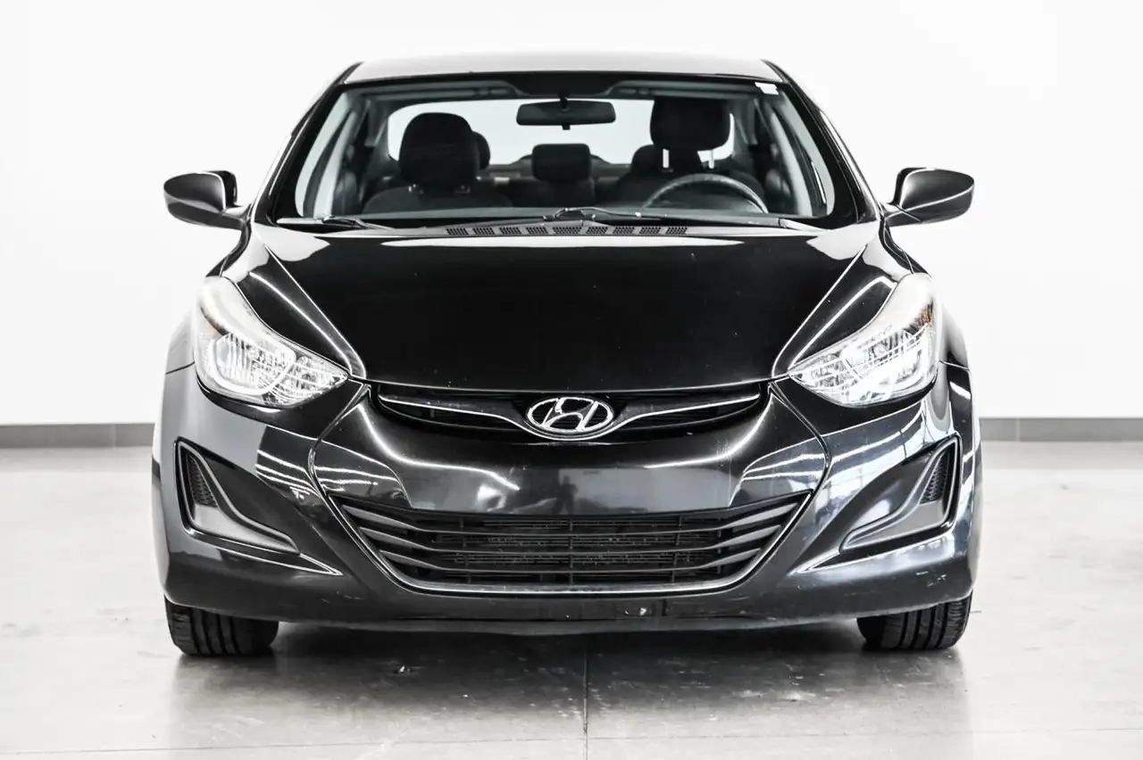 Hyundai ELANTRA снимка Hyundai ELANTRA