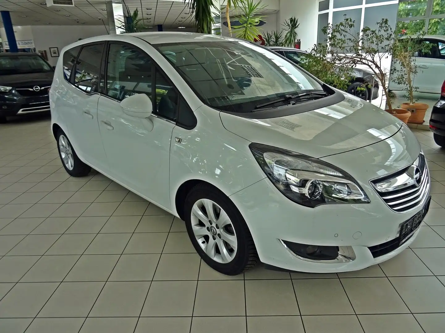 Opel Meriva B Innovation Automatik Weiß - 1