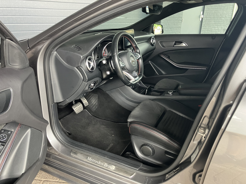 Mercedes-Benz A 200 d ///AMG PANO-XENON-LED — photo 9