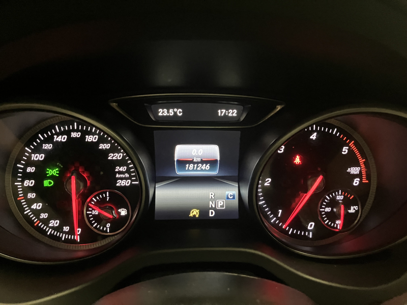 Mercedes-Benz A 200 d ///AMG PANO-XENON-LED — photo 15