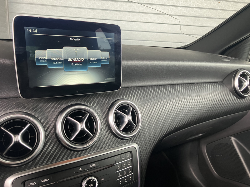 Mercedes-Benz A 200 d ///AMG PANO-XENON-LED — photo 14