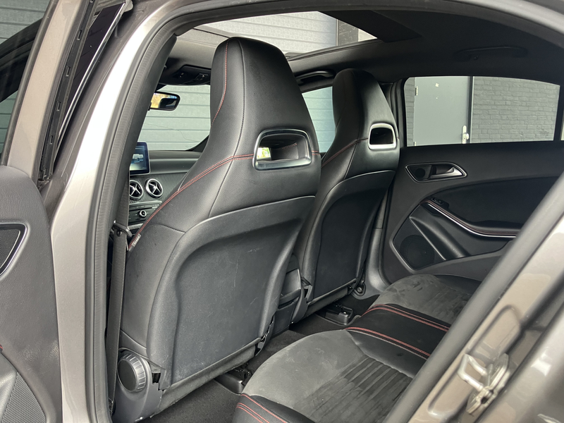 Mercedes-Benz A 200 d ///AMG PANO-XENON-LED — photo 8
