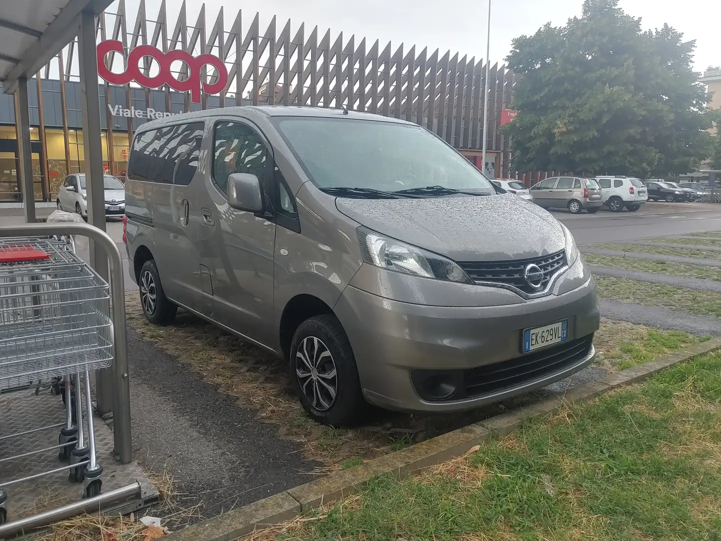 Nissan Evalia 1.6 benzina, 7 posti, Euro 5, OK NEOPATENTATI Grigio - 1