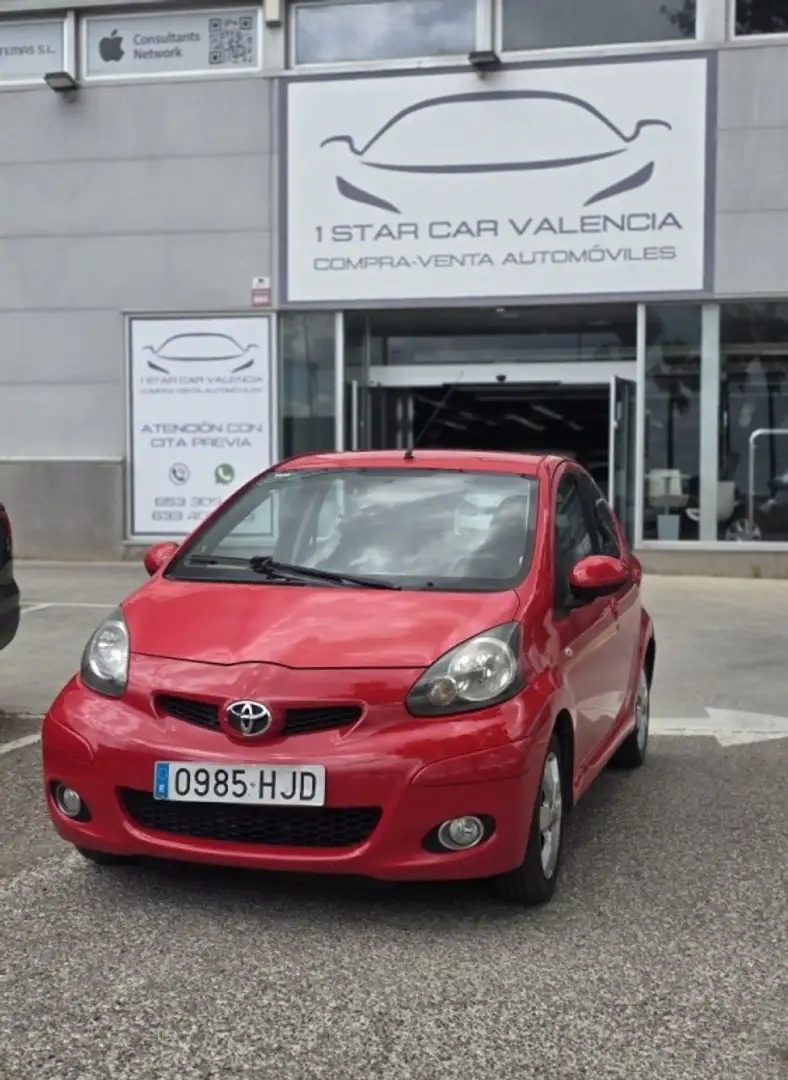 Toyota Aygo 1.0 VVT-i Connect Rojo - 1