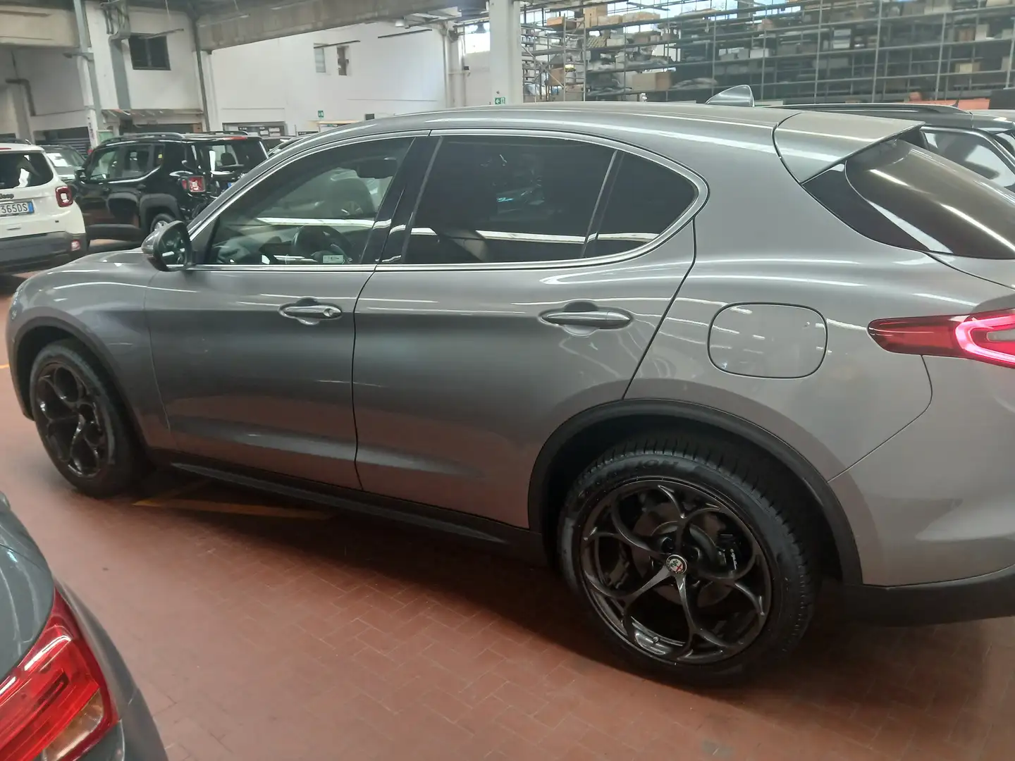 Alfa Romeo Stelvio Stelvio 2.0 t First Edition Q4 280cv auto Grijs - 2