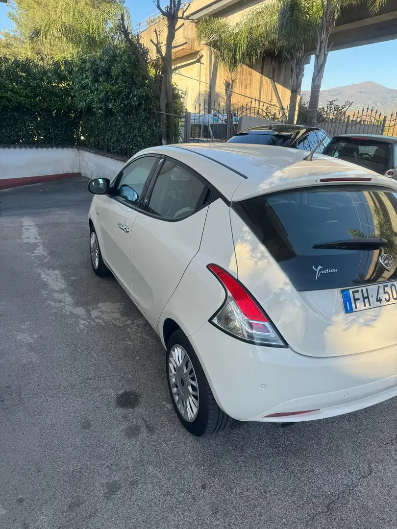 Lancia Ypsilon 1.2 8v Platinum 69cv E6 Weiß - 2