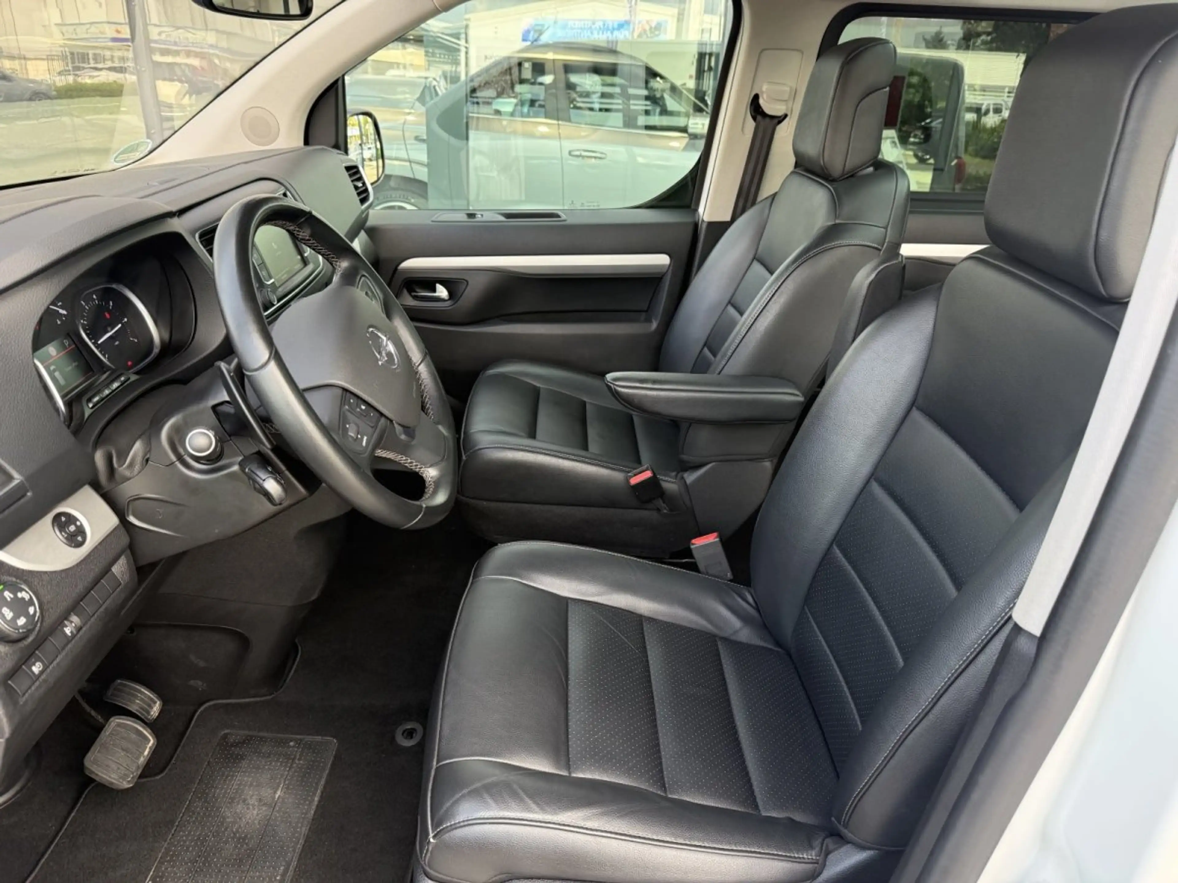 Opel Zafira Life 2,0d AT Elegance M*AHK*Leder*el.Türen*7-Siter*Sich — photo 9