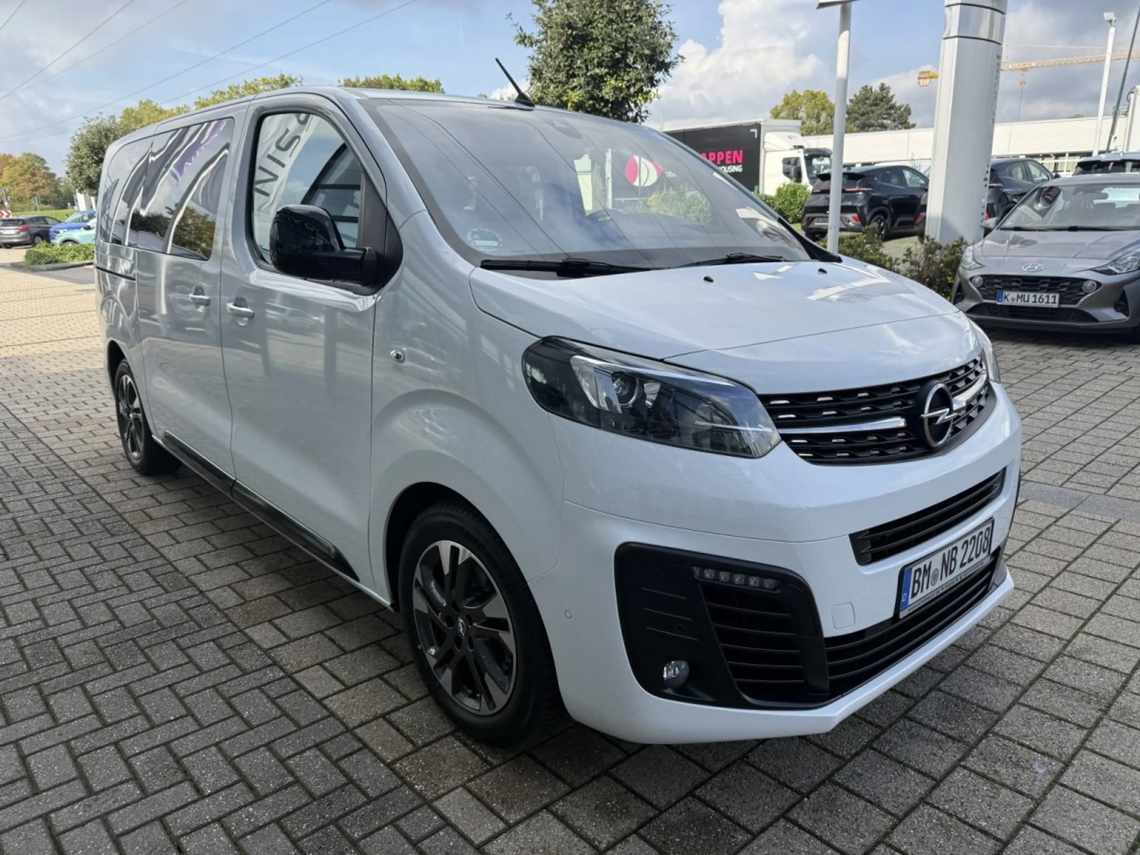 Opel Zafira Life 2,0d AT Elegance M*AHK*Leder*el.Türen*7-Siter*Sich — photo 4