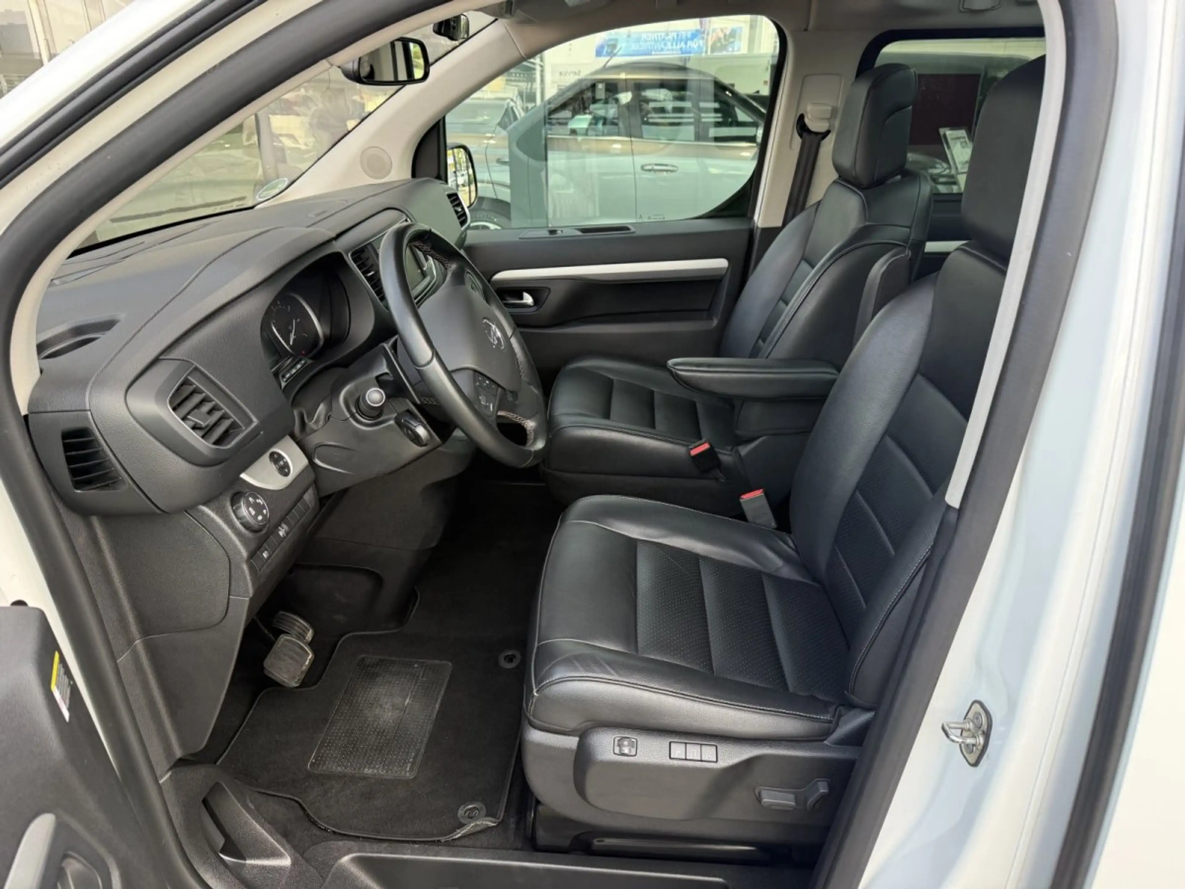 Opel Zafira Life 2,0d AT Elegance M*AHK*Leder*el.Türen*7-Siter*Sich — photo 5