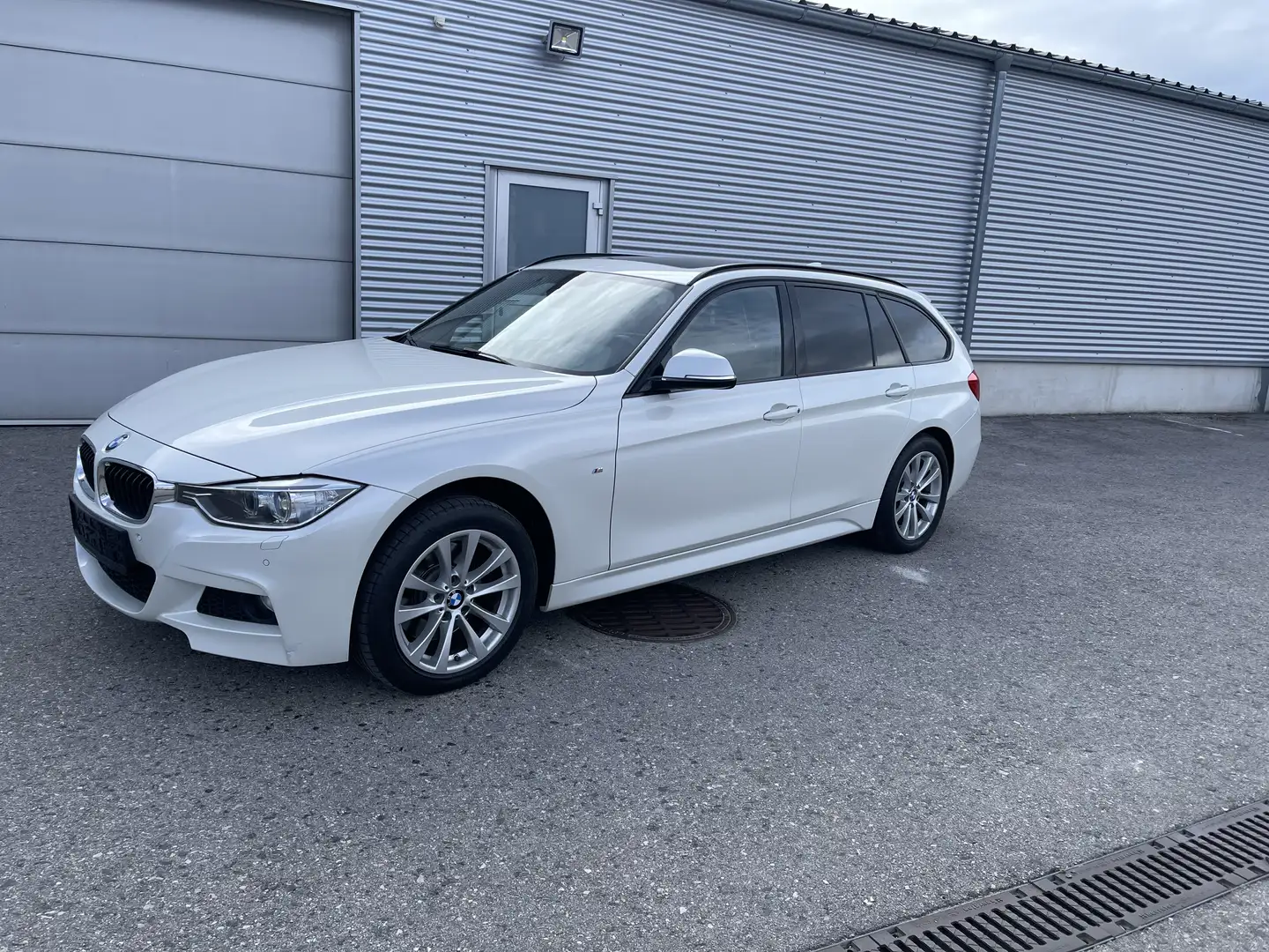 BMW 330 330d xDrive Touring Österreich-Paket Aut. - 1