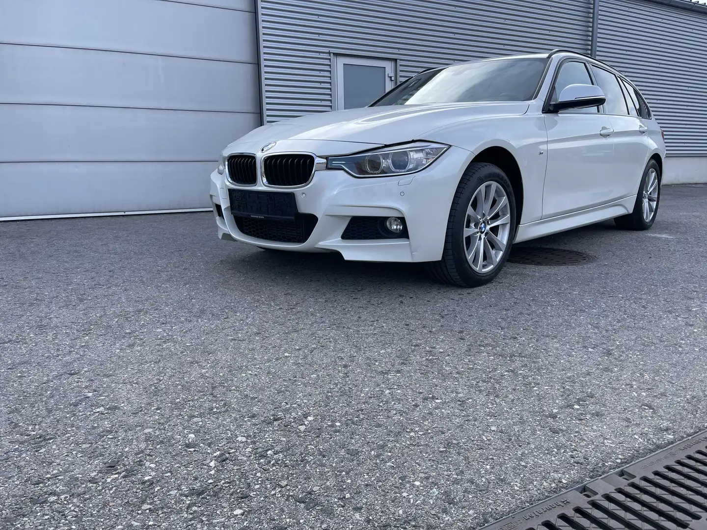 BMW 330 330d xDrive Touring Österreich-Paket Aut. - 2