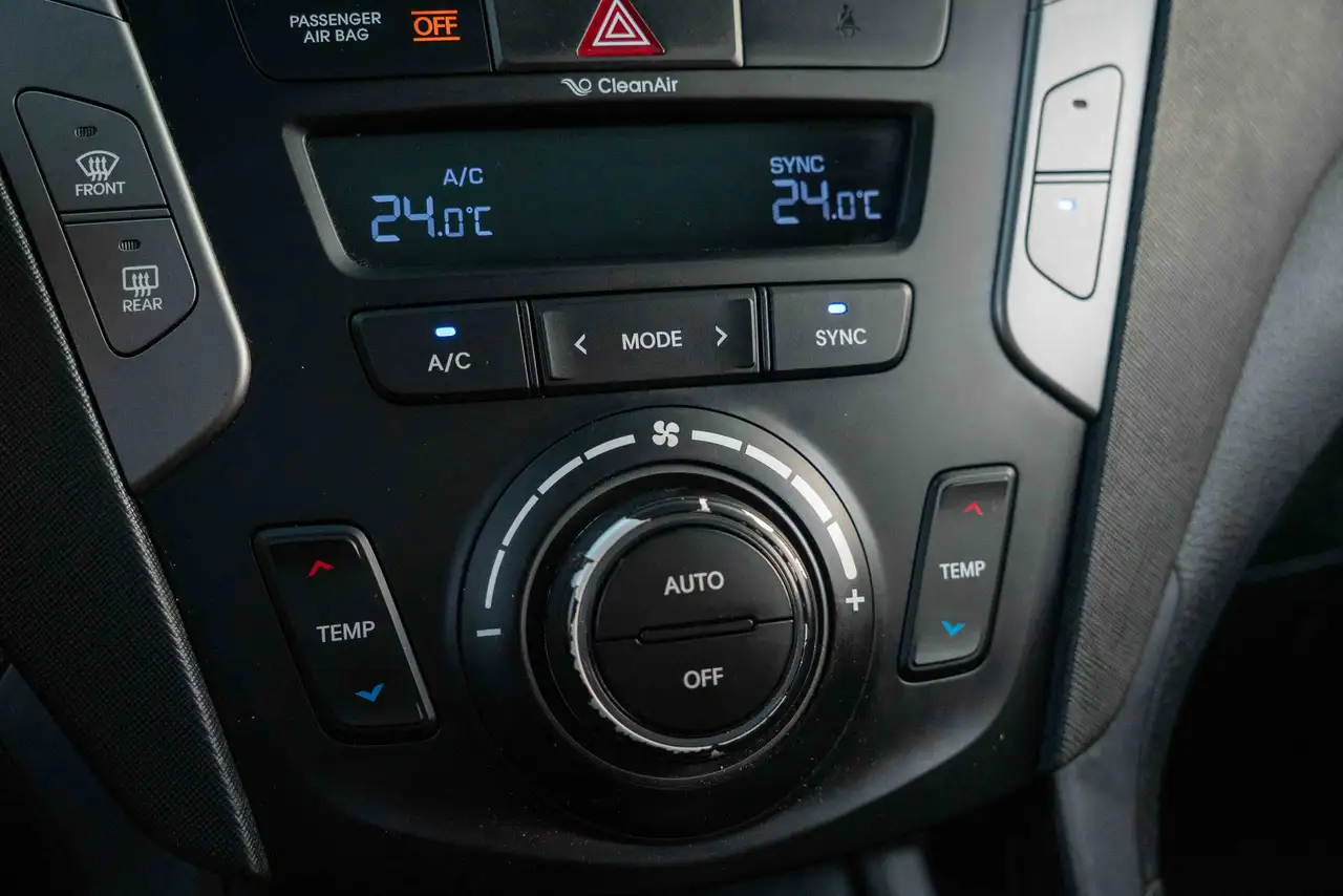 Hyundai SANTA FE снимка Hyundai SANTA FE