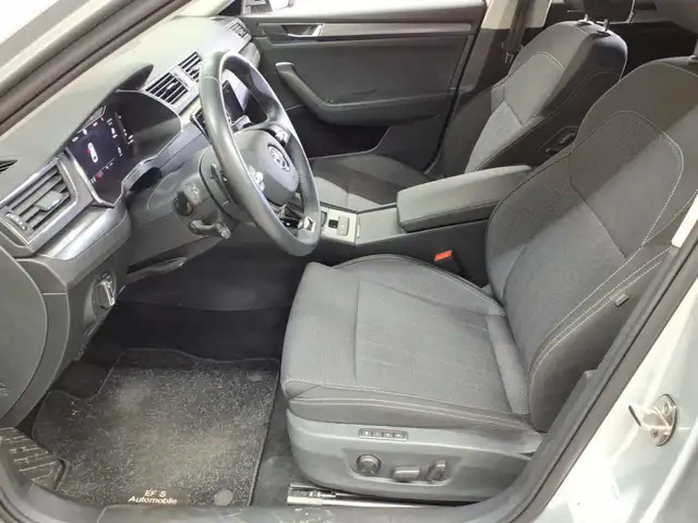 Skoda Superb view 7
