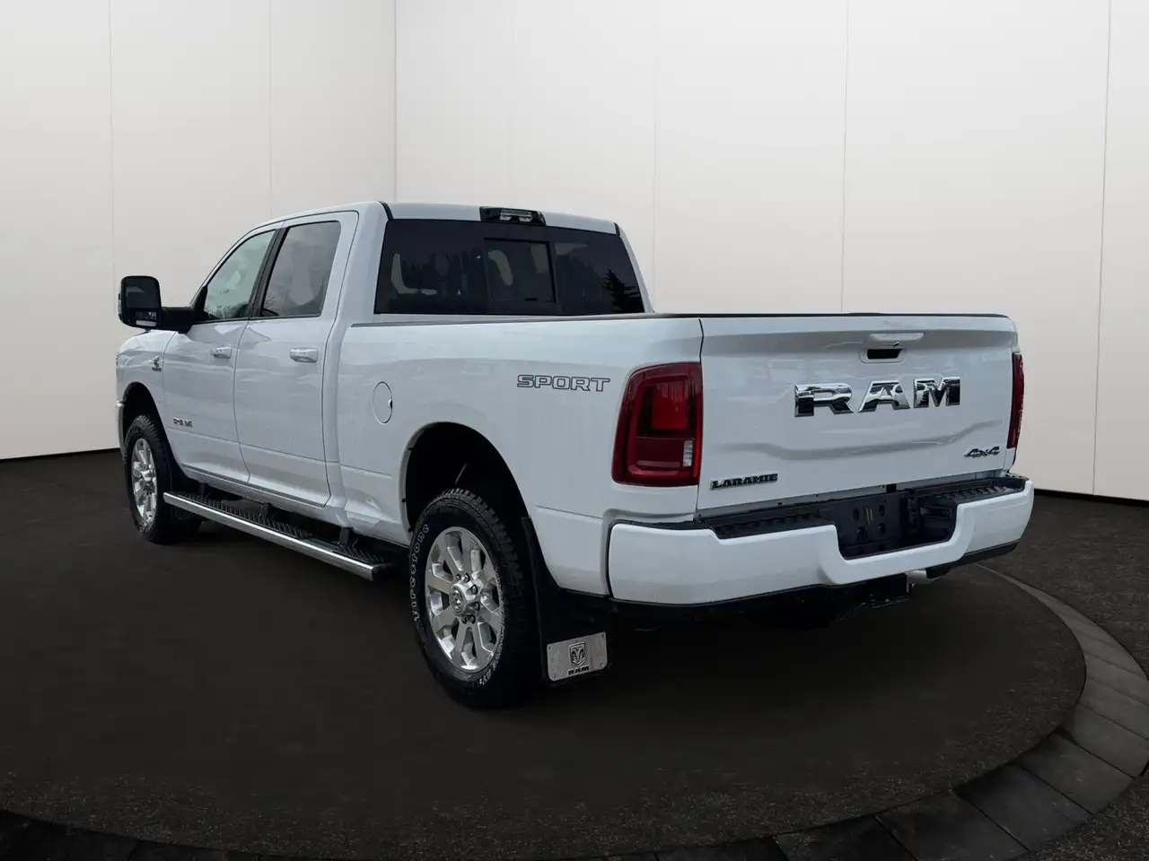 RAM 3500 снимка RAM 3500