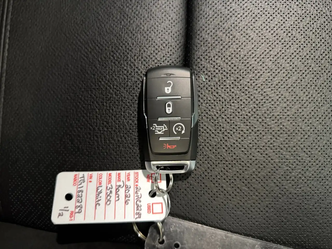 RAM 3500 снимка RAM 3500
